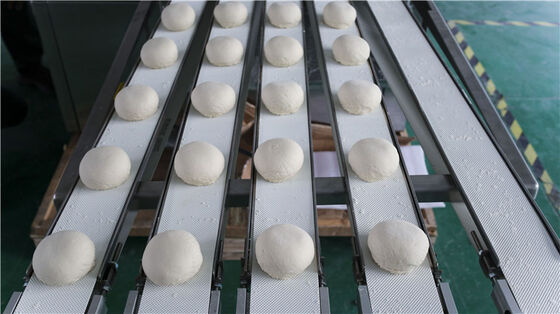 Ein- oder dreilagiges Kühlsystem Tortilla-Produktionslinie mit mindestens 0,5 mm Dicke und 15-30 KW Energieverbrauch Tortilla-Herstellungsmaschine